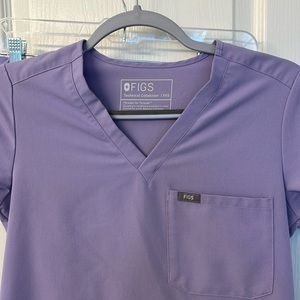 FIGS Lavender Dew Scrubs- Catarina top XXS and Zamora jogger bottom XS